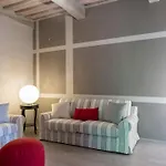 Villa Finestra Su 16, Emma