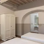 Villa Finestra Su 16, Emma *