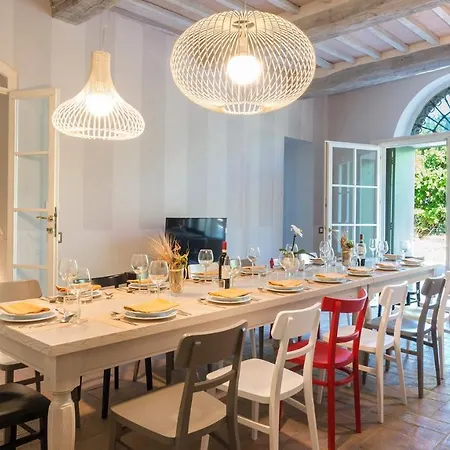 Finestra Su 16, Emma Vila Siena