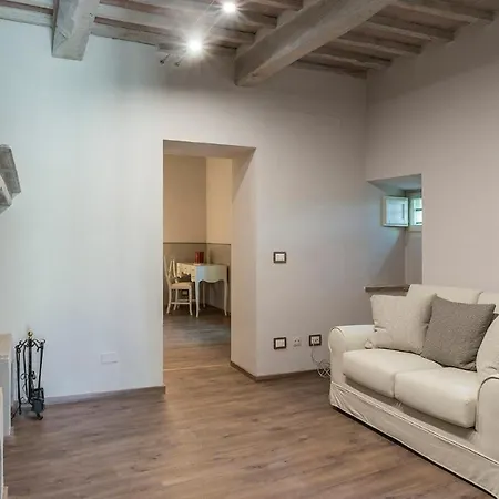 Finestra Su 16, Emma