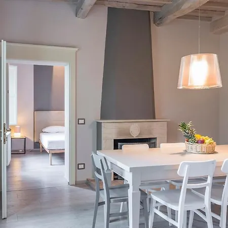 Finestra Su 16, Emma * Siena