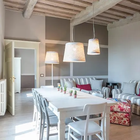 Finestra Su 16, Emma * Siena