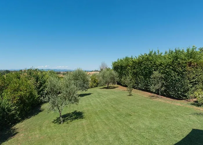 Finestra Su 16, Emma Βίλα Σιένα