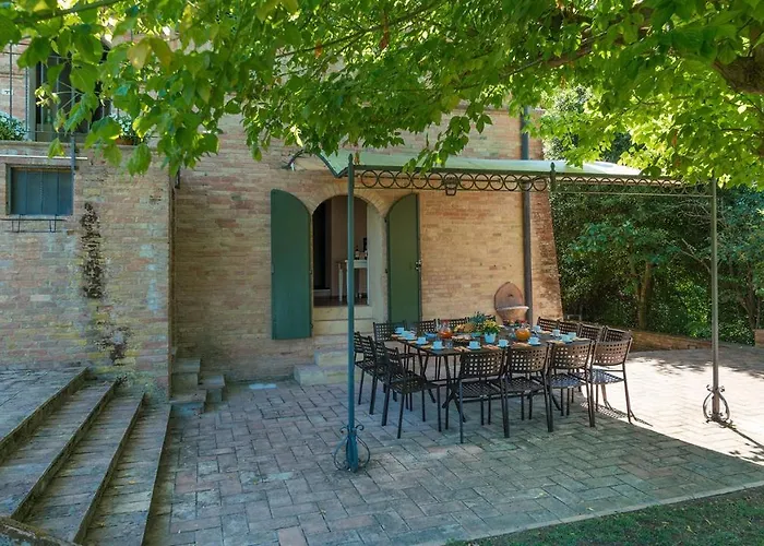 Finestra Su 16, Emma Villa *