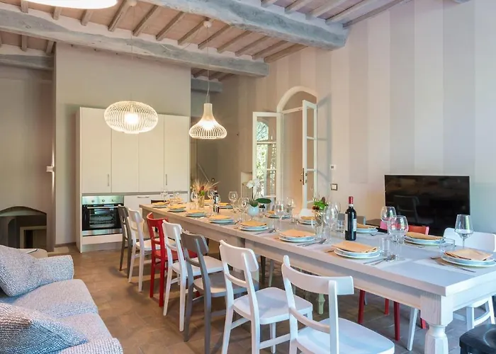 Finestra Su 16, Emma Villa