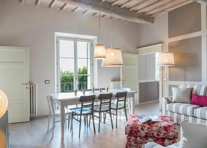 Finestra Su 16, Emma Βίλα