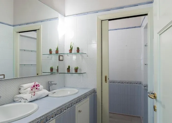 Finestra Su 16, Emma Siena