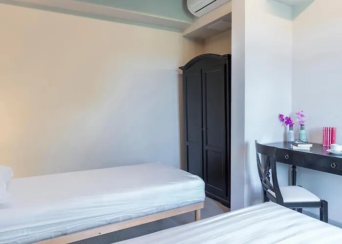 Finestra Su 16, Emma