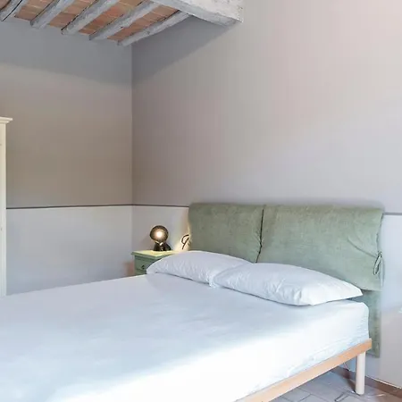 Finestra Su 16, Emma Villa *