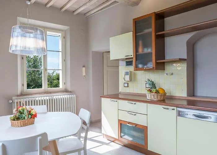 Finestra Su 16, Emma