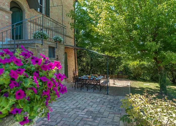 Finestra Su 16, Emma Vila