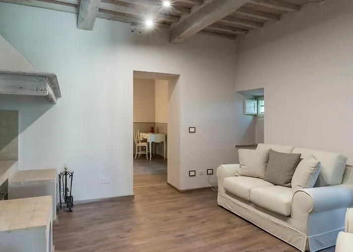 Finestra Su 16, Emma