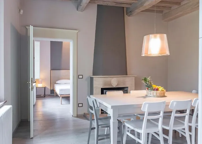 Finestra Su 16, Emma * Siena